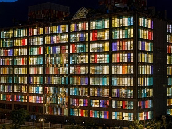 ساختمان شیشه کاوه